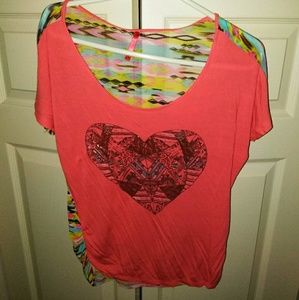 💟Cute Top With Sheer Back